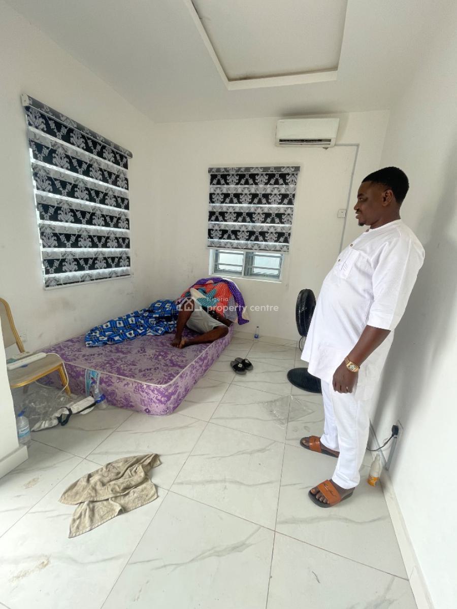 a Spacious Room Self Contained, Off Mobil Road Ilaje Ajah, Lekki, Lagos, Self Contain (single Rooms) for Rent