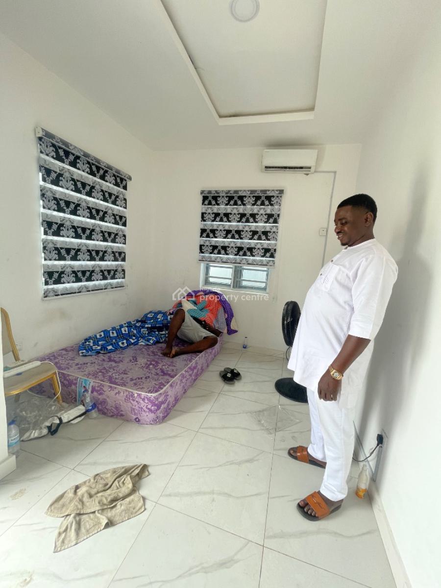 a Spacious Room Self Contained, Off Mobil Road Ilaje Ajah, Lekki, Lagos, Self Contain (single Rooms) for Rent