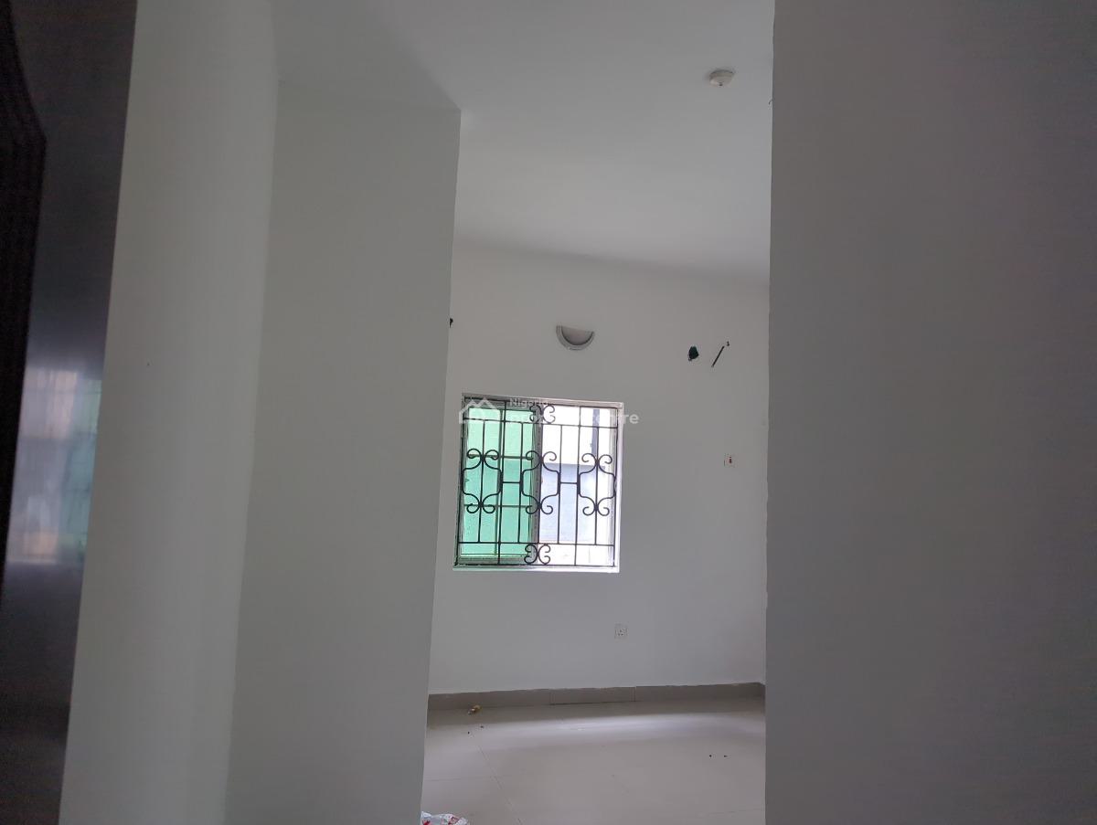 This Classic 3-bedroom Is Brimming with Potential. Your Chance to Grab, Meadow Estate, Ogombo, Ajah, Lagos, Flat / Apartment for Rent