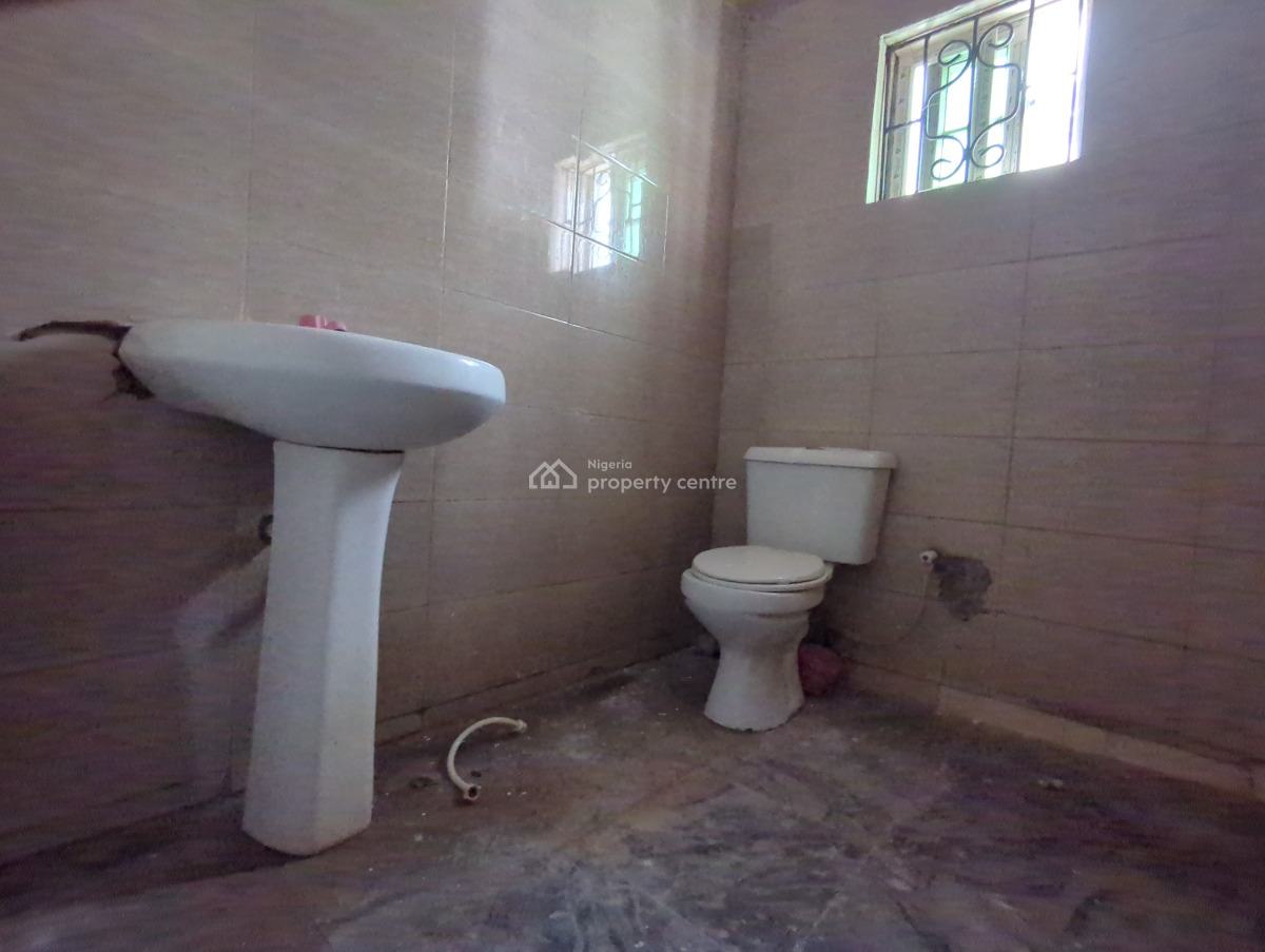 This Classic 3-bedroom Is Brimming with Potential. Your Chance to Grab, Meadow Estate, Ogombo, Ajah, Lagos, Flat / Apartment for Rent