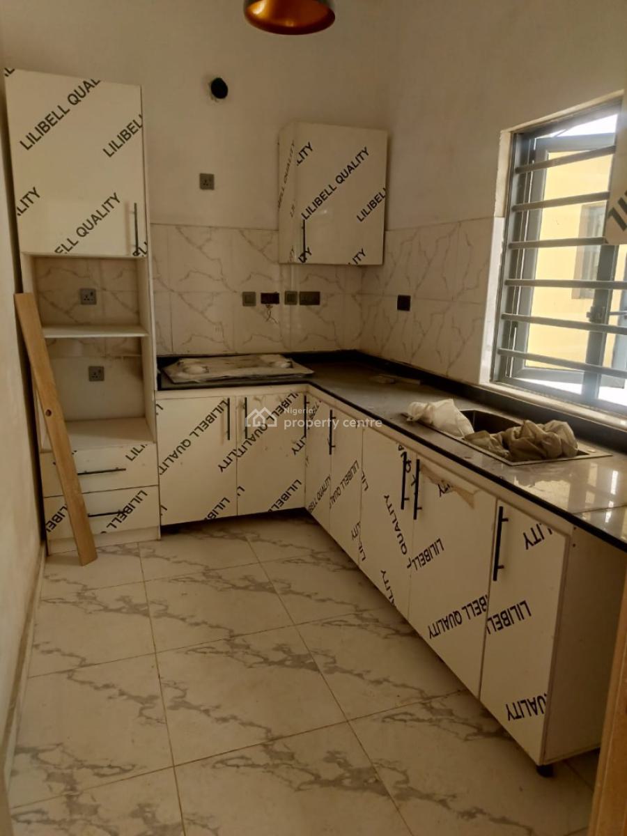 New Luxury Standard Ensuit 2 and 3 Bedroom Spacious Apt with Pool/gym, Off Orchid Hotel Road, Lekki, Lagos, Flat / Apartment for Sale