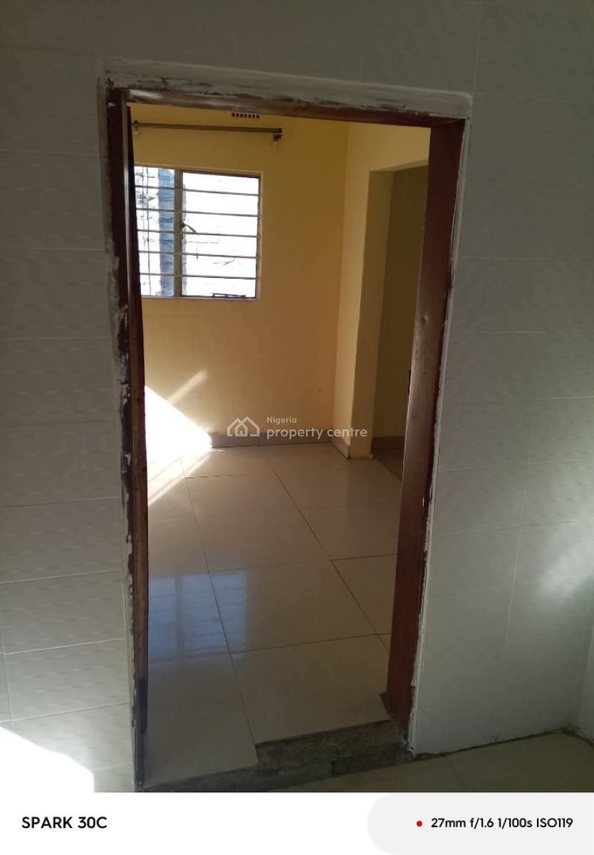 2 Bedroom Flat, Ikosi, Ketu, Lagos, Block of Flats for Sale