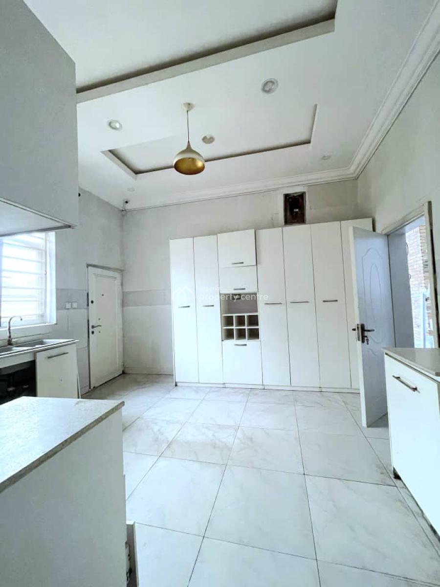 Spacious 4 Bedroom Semi Duplex with Bq, Chevron, Lekki, Lagos, Office Space for Sale