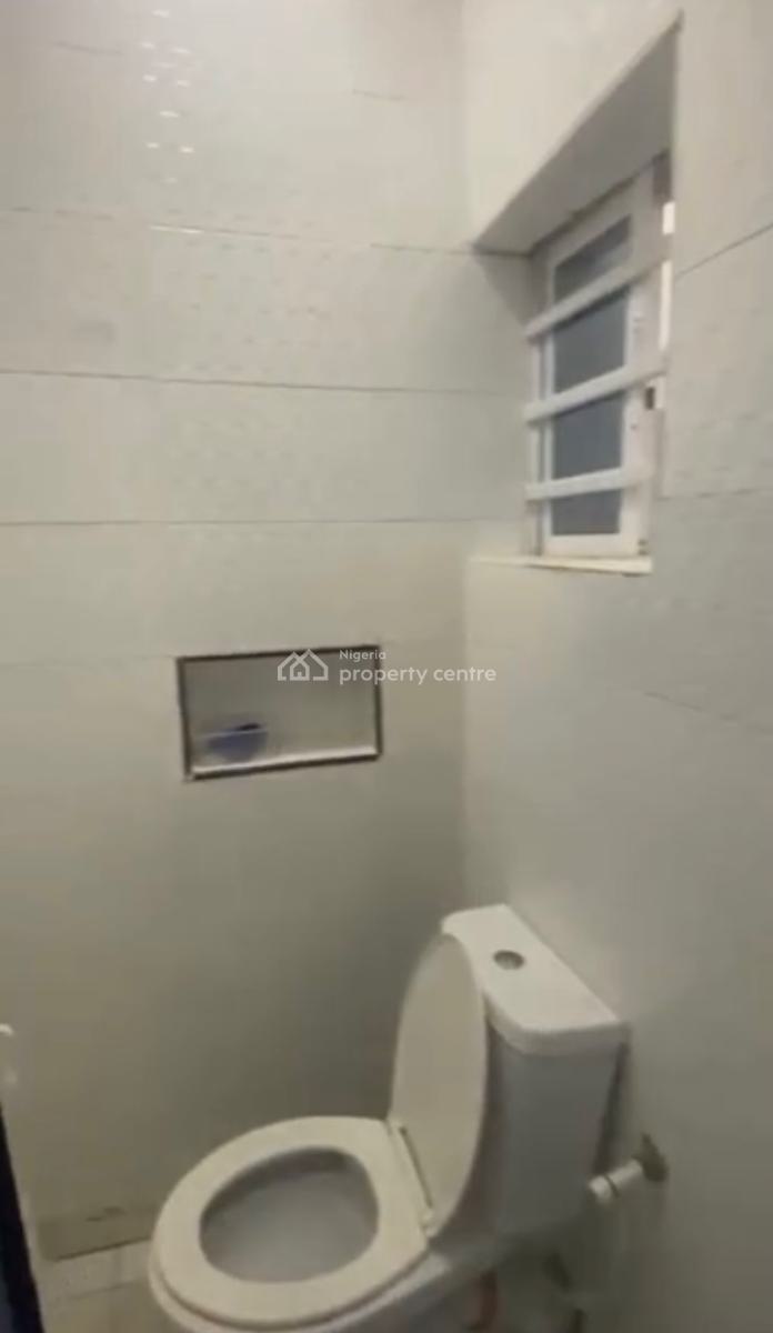 Excutive Standard Mini Flat with Two Toilet and Two Bath Upstairs, Yaba, Lagos, Mini Flat (room and Parlour) for Rent
