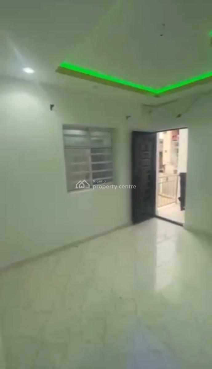 Excutive Standard Mini Flat with Two Toilet and Two Bath Upstairs, Yaba, Lagos, Mini Flat (room and Parlour) for Rent