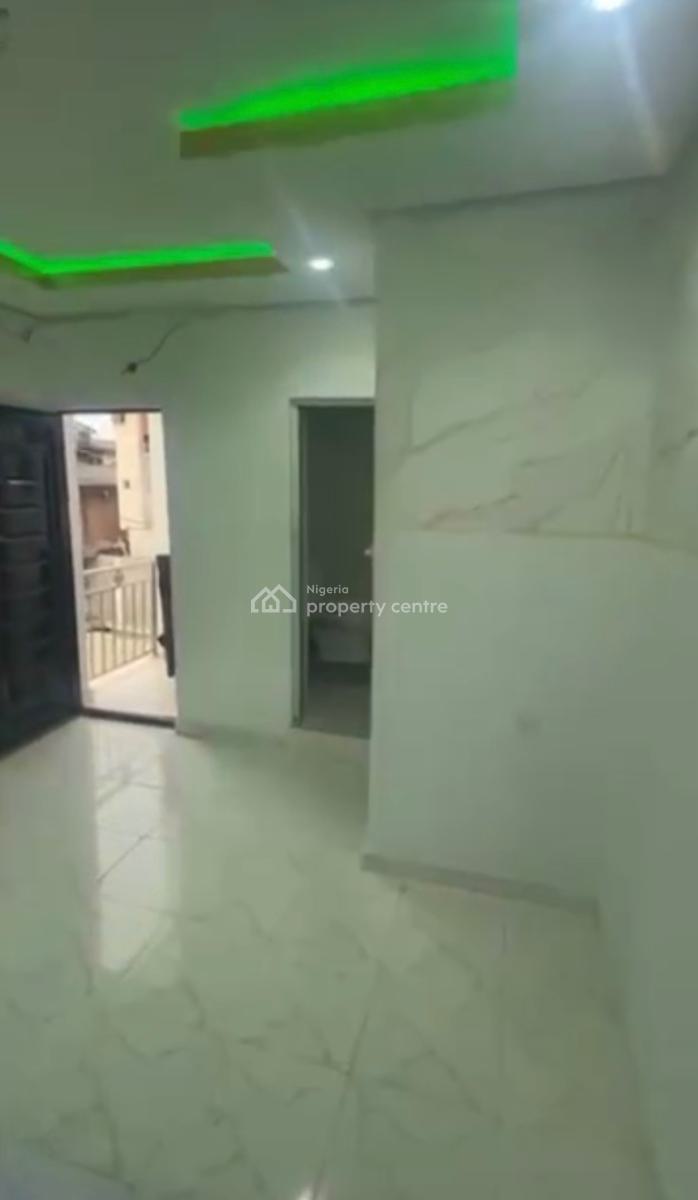 Excutive Standard Mini Flat with Two Toilet and Two Bath Upstairs, Yaba, Lagos, Mini Flat (room and Parlour) for Rent
