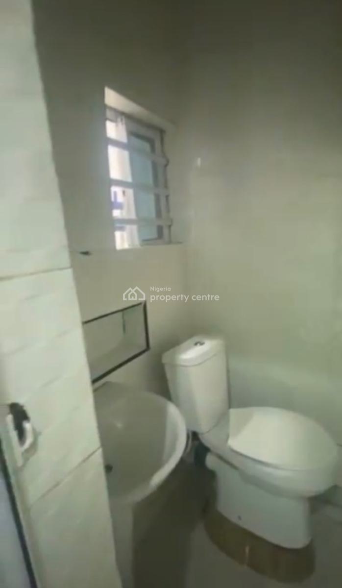 Excutive Standard Mini Flat with Two Toilet and Two Bath Upstairs, Yaba, Lagos, Mini Flat (room and Parlour) for Rent