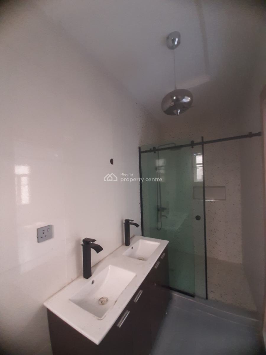 Newly Built and Serviced with 24/7 Power Supply 3 Bedroom En-suite Fla, Victoria Island (vi), Lagos, Flat / Apartment for Rent