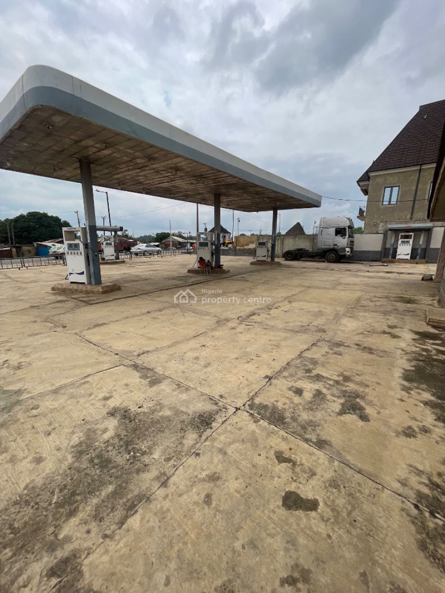 Filling Station, Old Oyo Road, Moniya, Akinyele, Oyo, Filling Station for Sale