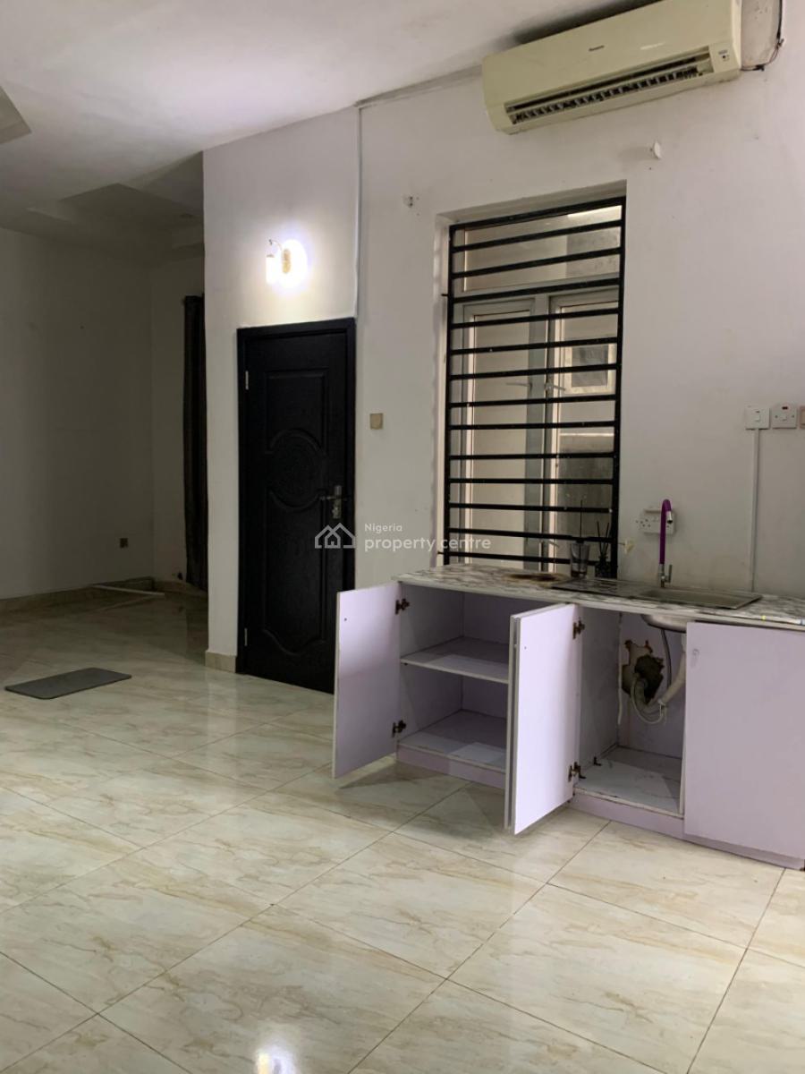 Standard and Spacious 2 Bedroom Apartment, Chevron, Chevy View, Lekki, Lagos, Flat / Apartment for Rent