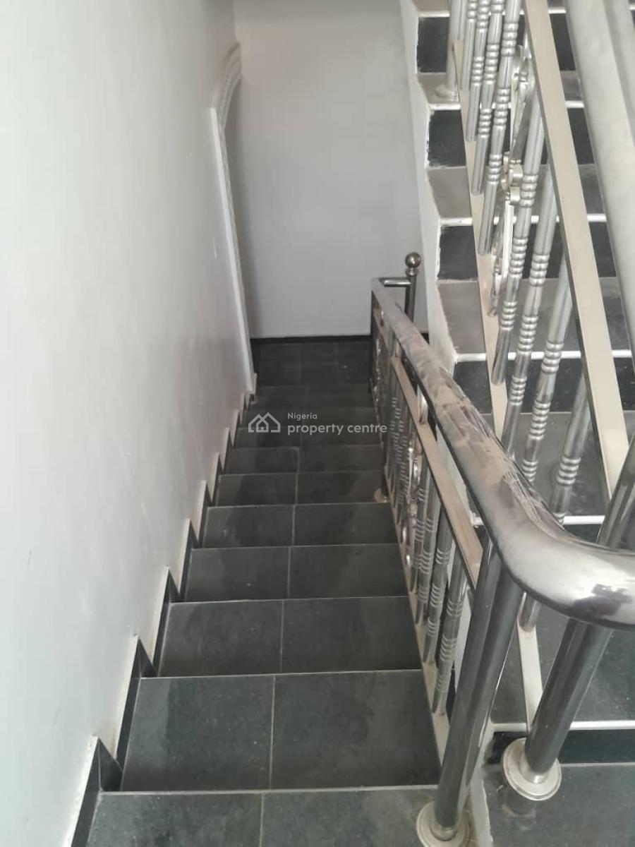 Luxury 5 Bedroom Semi-detached House with Bq, Gateway Cresent, Gra Phase 1, Magodo, Lagos, Semi-detached Duplex for Sale