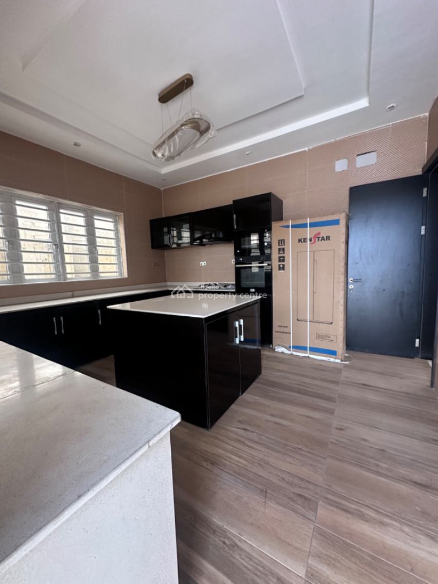 Large Family House in The Chevron Side of Lekki, Chevron Axis in Lekki, Lekki, Lagos, Detached Duplex for Sale