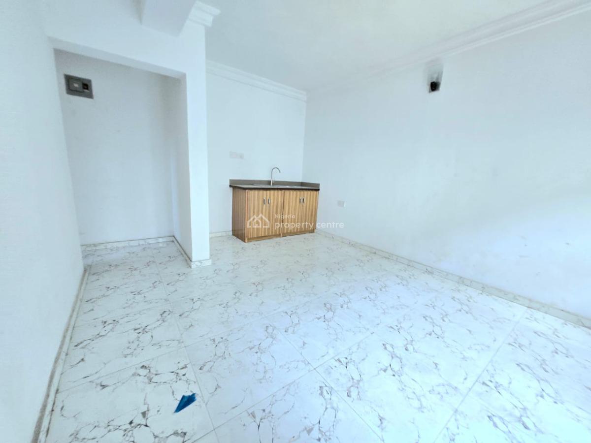 Newly Renovated Mini, Agungi, Lekki, Lagos, Flat / Apartment for Rent