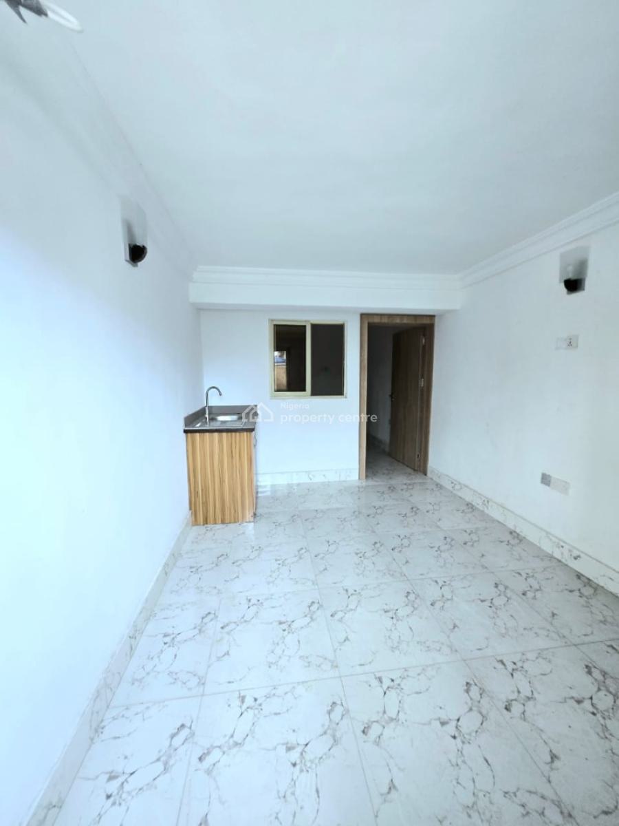 Newly Renovated Mini, Agungi, Lekki, Lagos, Flat / Apartment for Rent