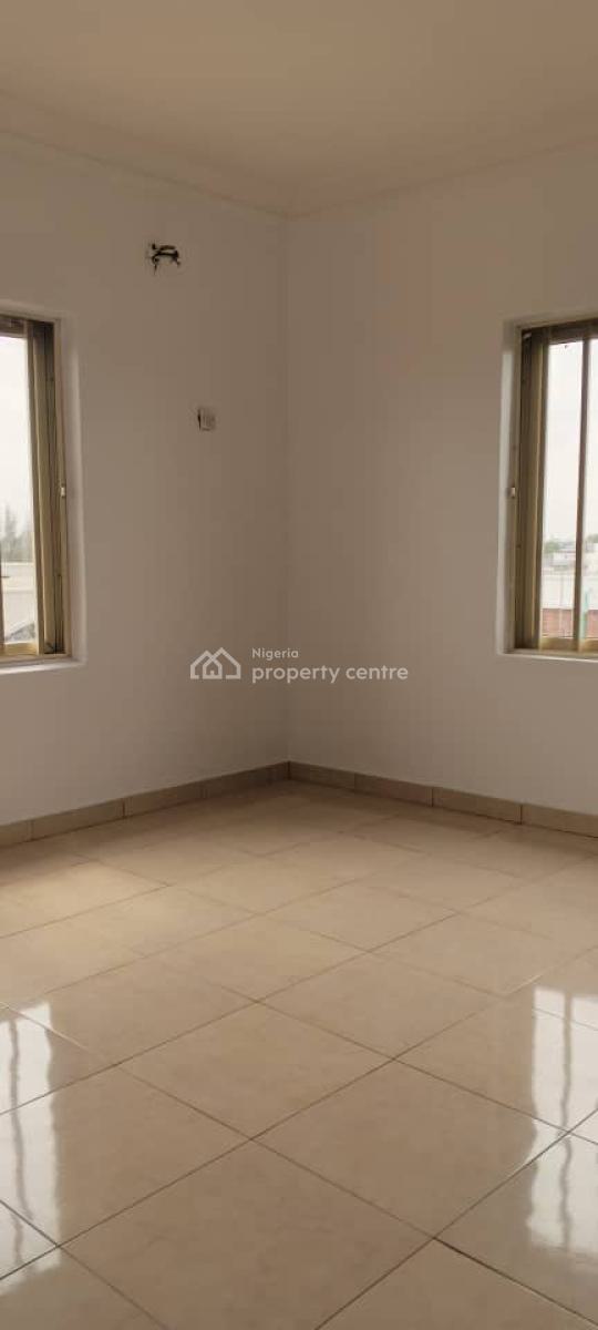 Now Available, Off Mobil Road Ilaje Ajah, Ilaje, Ajah, Lagos, Flat / Apartment for Rent