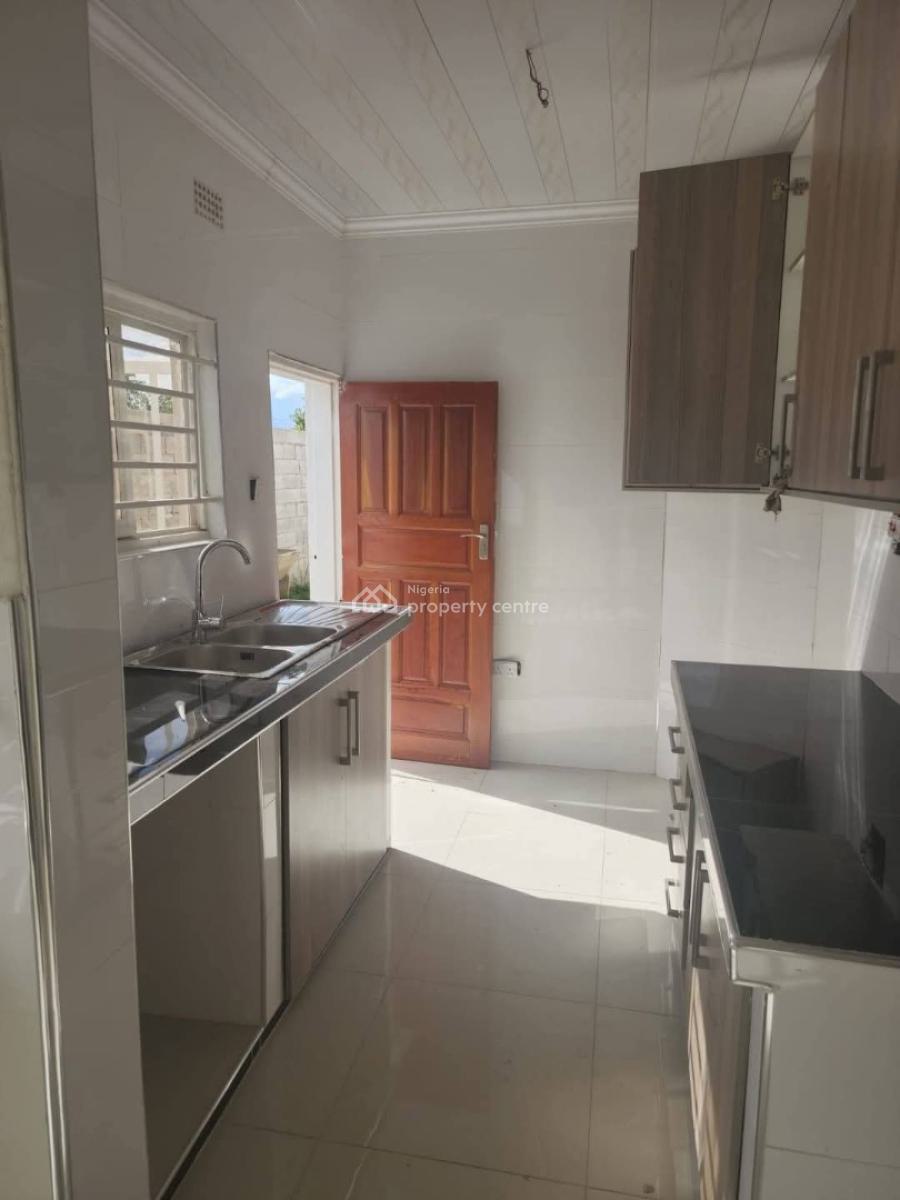 2 Bedroom Flat, Ogba, Ikeja, Lagos, Block of Flats for Sale