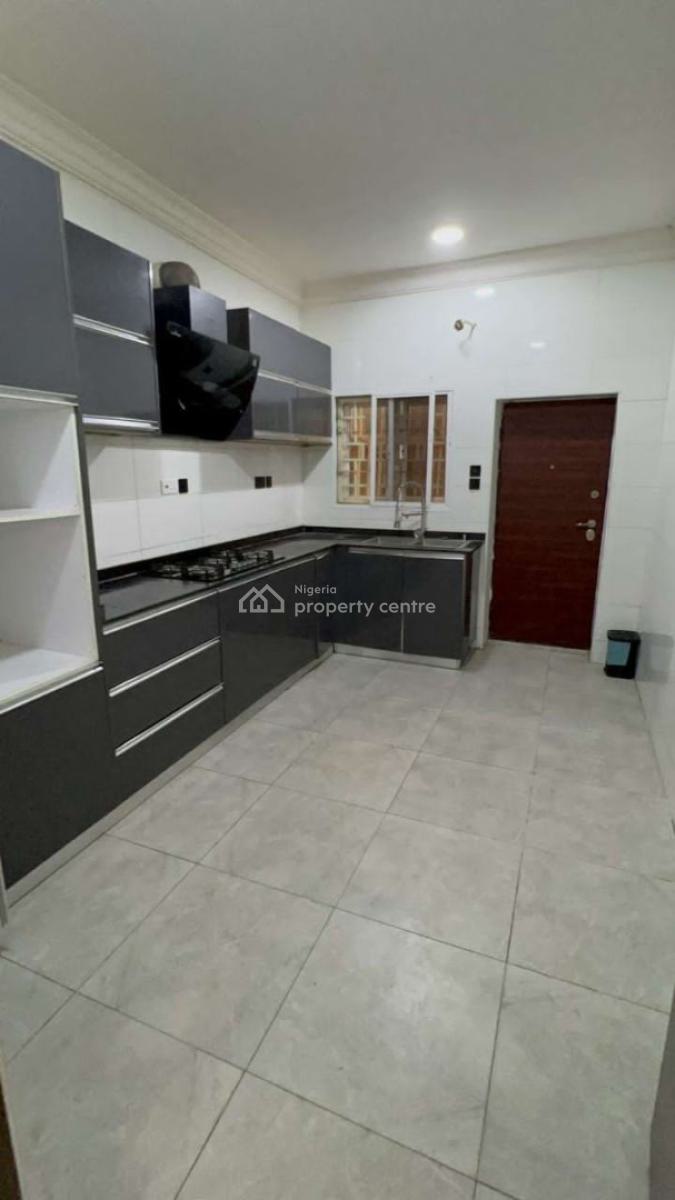 Spacious Four Bedroom Terraced Duplex with Bq, Guzape District, Abuja, Terraced Duplex for Rent