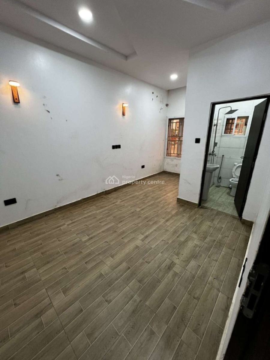 Spacious Four Bedroom Terraced Duplex with Bq, Guzape District, Abuja, Terraced Duplex for Rent