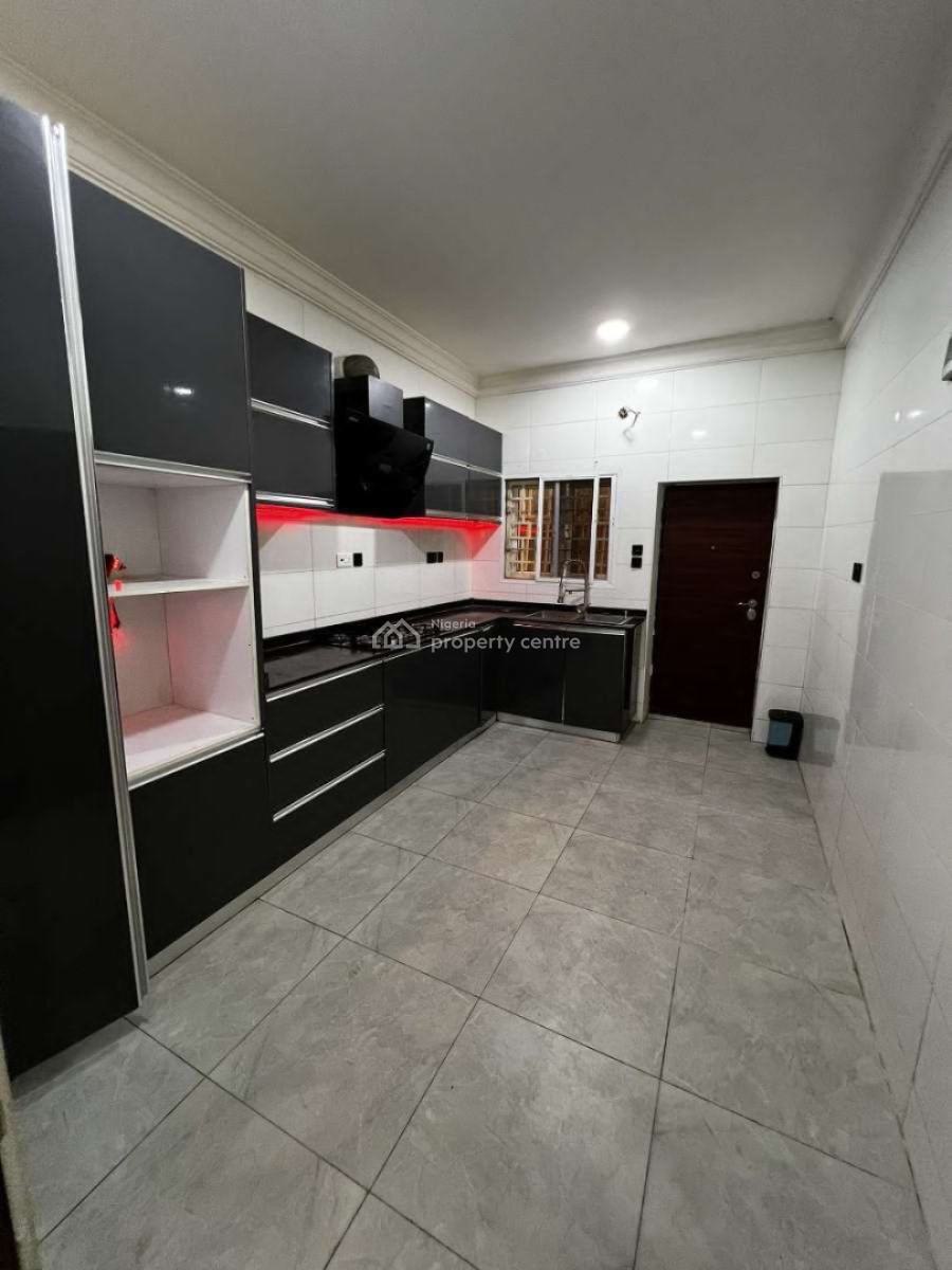Spacious Four Bedroom Terraced Duplex with Bq, Guzape District, Abuja, Terraced Duplex for Rent