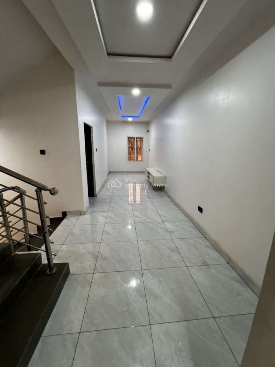 Spacious Four Bedroom Terraced Duplex with Bq, Guzape District, Abuja, Terraced Duplex for Rent