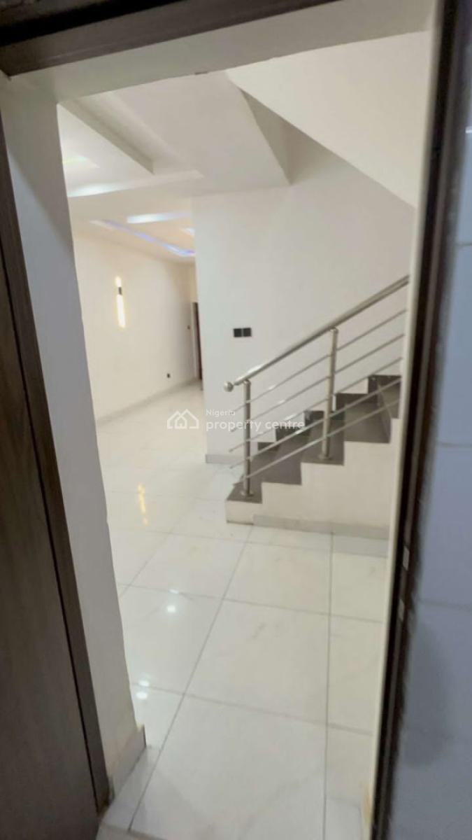 Spacious Four Bedroom Terraced Duplex with Bq, Guzape District, Abuja, Terraced Duplex for Rent