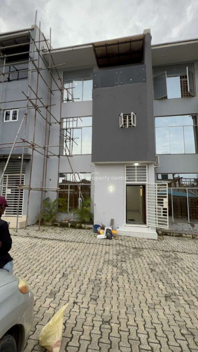 Spacious Four Bedroom Terraced Duplex with Bq, Guzape District, Abuja, Terraced Duplex for Rent