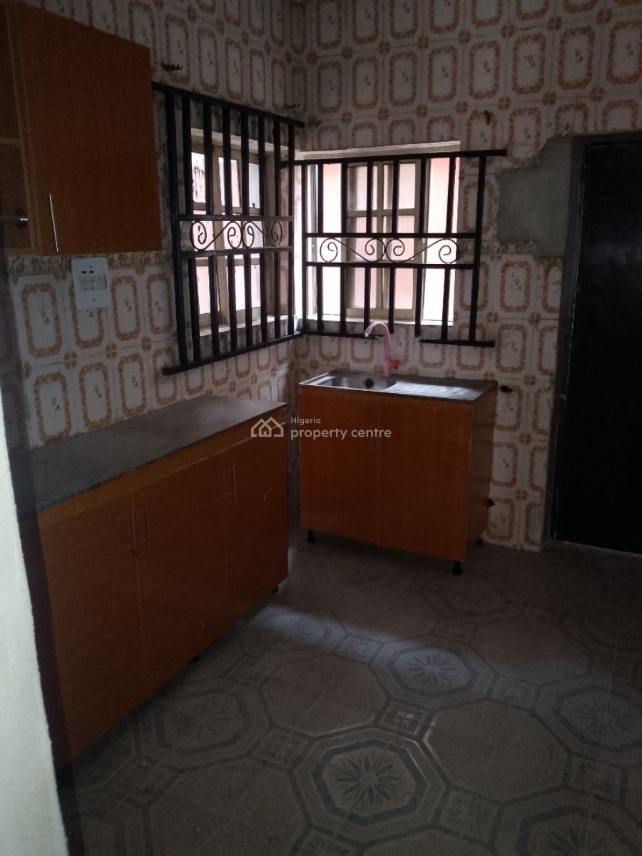 Massive 3bedrooms Flat Upstairs Available, Off Ologunfe Awoyaya Ibeju-lekki Lagos State, Awoyaya, Ibeju Lekki, Lagos, Flat / Apartment for Rent