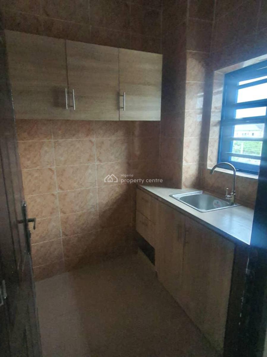 Luxury and Spacious Mini Flat Apartment (upstairs), Tulip Court Orchid Road, Lekki Expressway, Lekki, Lagos, Mini Flat (room and Parlour) for Rent