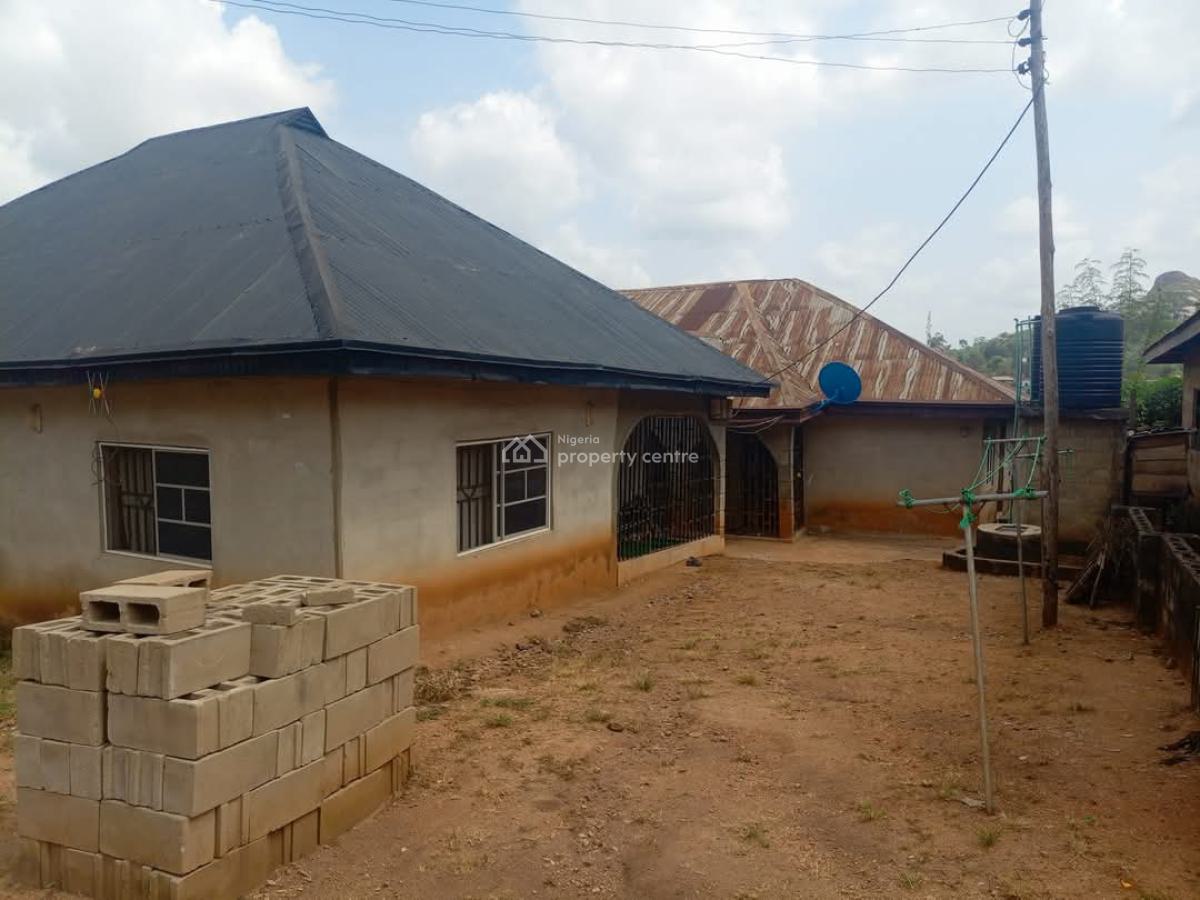 1 Unit of 3 Bed & 2 Unit of 2 Bedroom, Igoba, Akure, Ondo, Detached Duplex for Sale