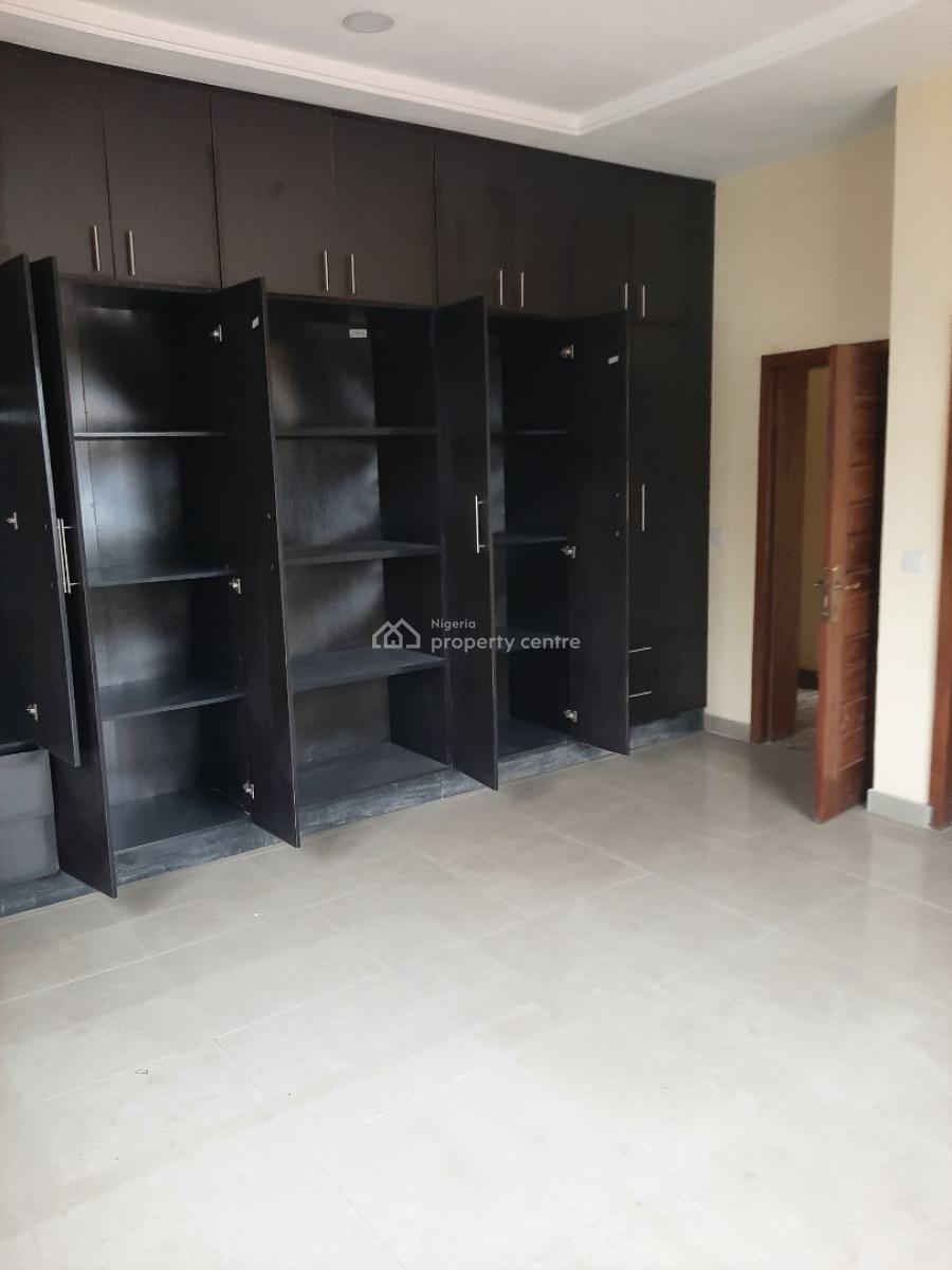 Serviced 1 Bedroom Mini Flat with Fitted Kitchen Cabinets/pantry Only, Ikate Elegushi, Lekki, Lagos, Flat / Apartment for Rent