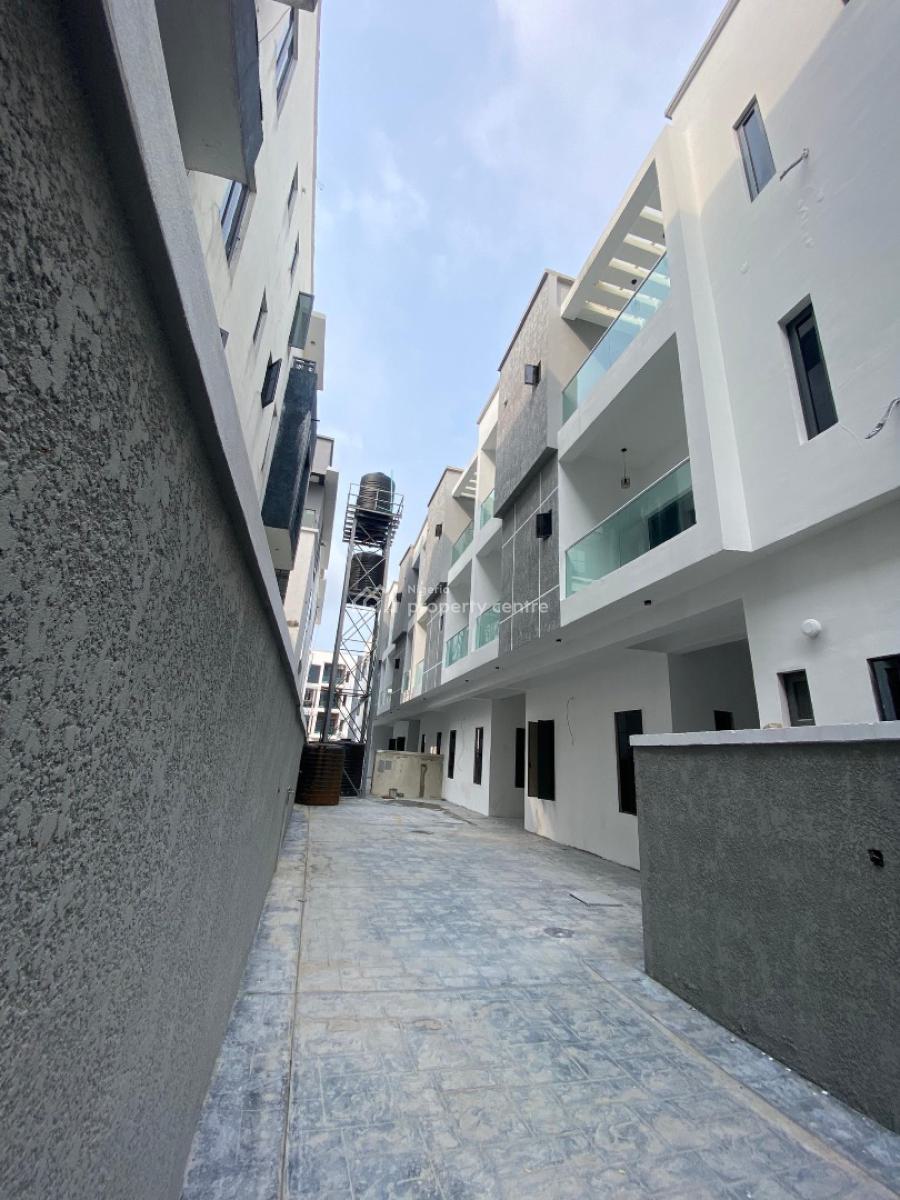 5 Bedroom Terrace Duplex with a Room Bq, Ologolo, Lekki, Lagos, Terraced Duplex for Sale
