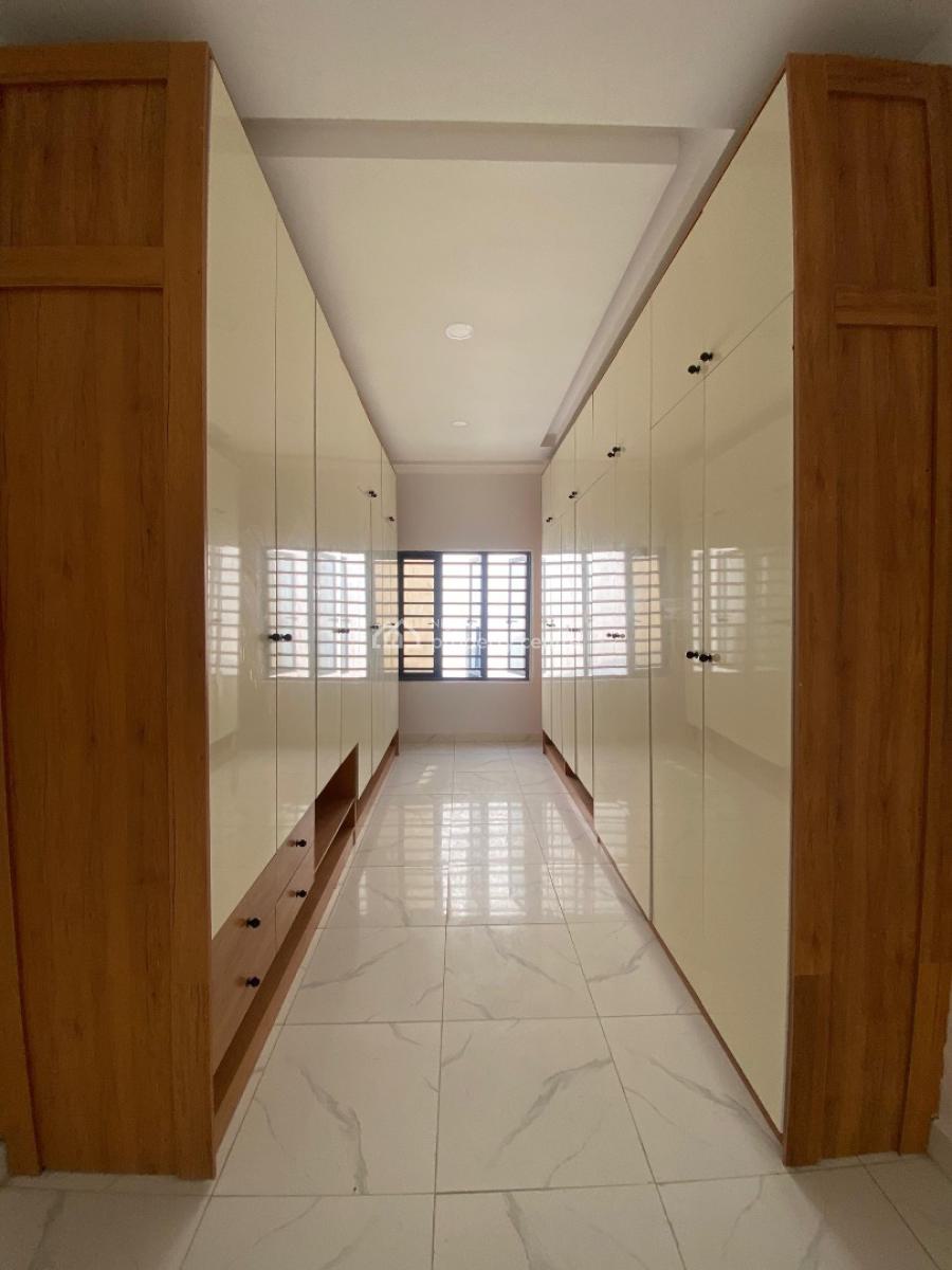5 Bedroom Terrace Duplex with a Room Bq, Ologolo, Lekki, Lagos, Terraced Duplex for Sale