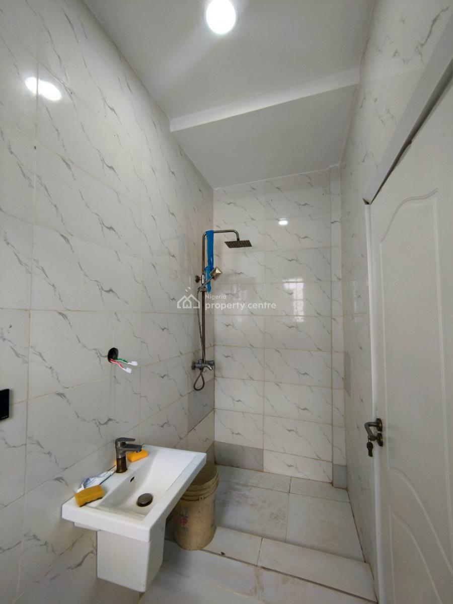 Luxury Spacious Mini Flat with Extra Toilet, Osapa, Lekki, Lagos, Mini Flat (room and Parlour) for Rent