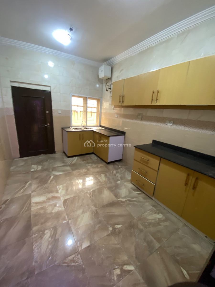 Self Serviced 2 Bedroom a, Off Admiralty Way, Lekki Phase 1, Lekki, Lagos, Flat / Apartment for Rent