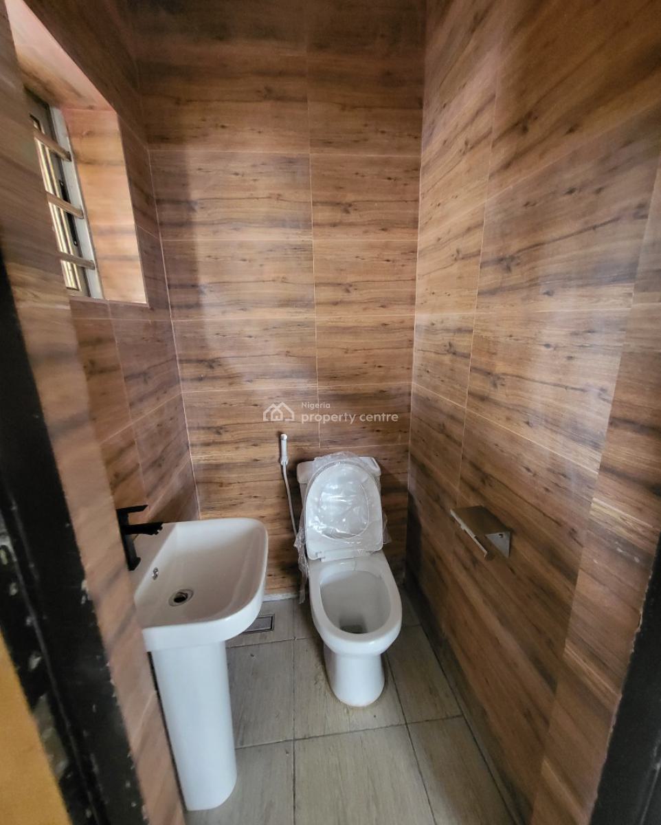Luxurious Massive 1bedroom Flat, By Lake Chat Cresent, Maitama District, Abuja, Flat / Apartment for Rent