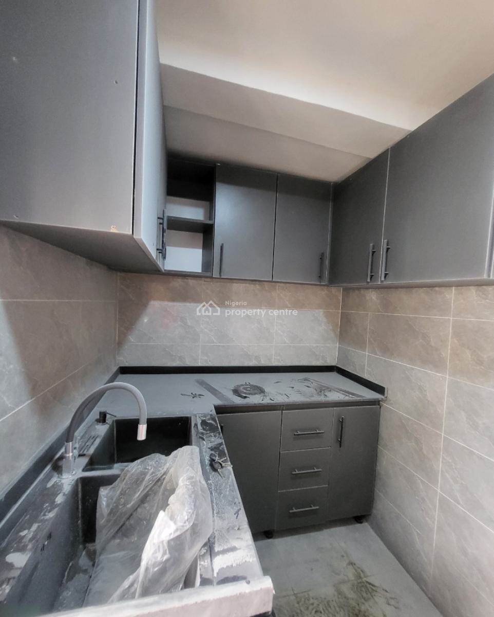 Luxurious Massive 1bedroom Flat, By Lake Chat Cresent, Maitama District, Abuja, Flat / Apartment for Rent