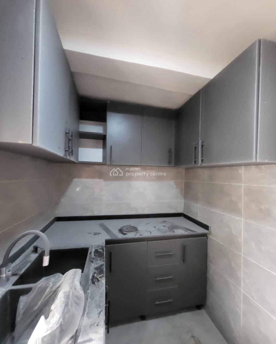 Luxurious Massive 1bedroom Flat, By Lake Chat Cresent, Maitama District, Abuja, Flat / Apartment for Rent