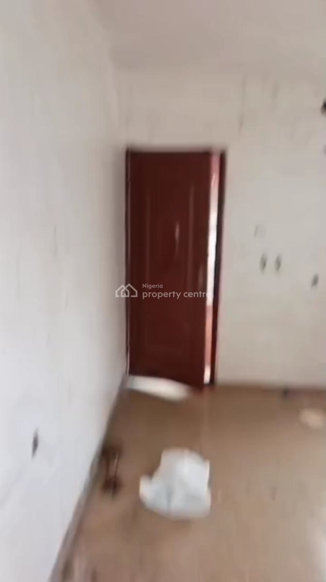 Specious Selfcon, Abule Ijesha, Yaba, Lagos, Self Contain (single Rooms) for Rent