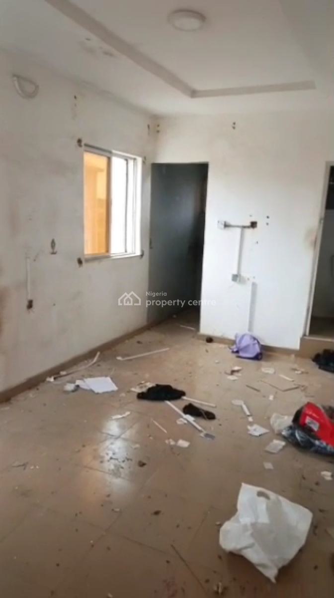 Specious Selfcon, Abule Ijesha, Yaba, Lagos, Self Contain (single Rooms) for Rent