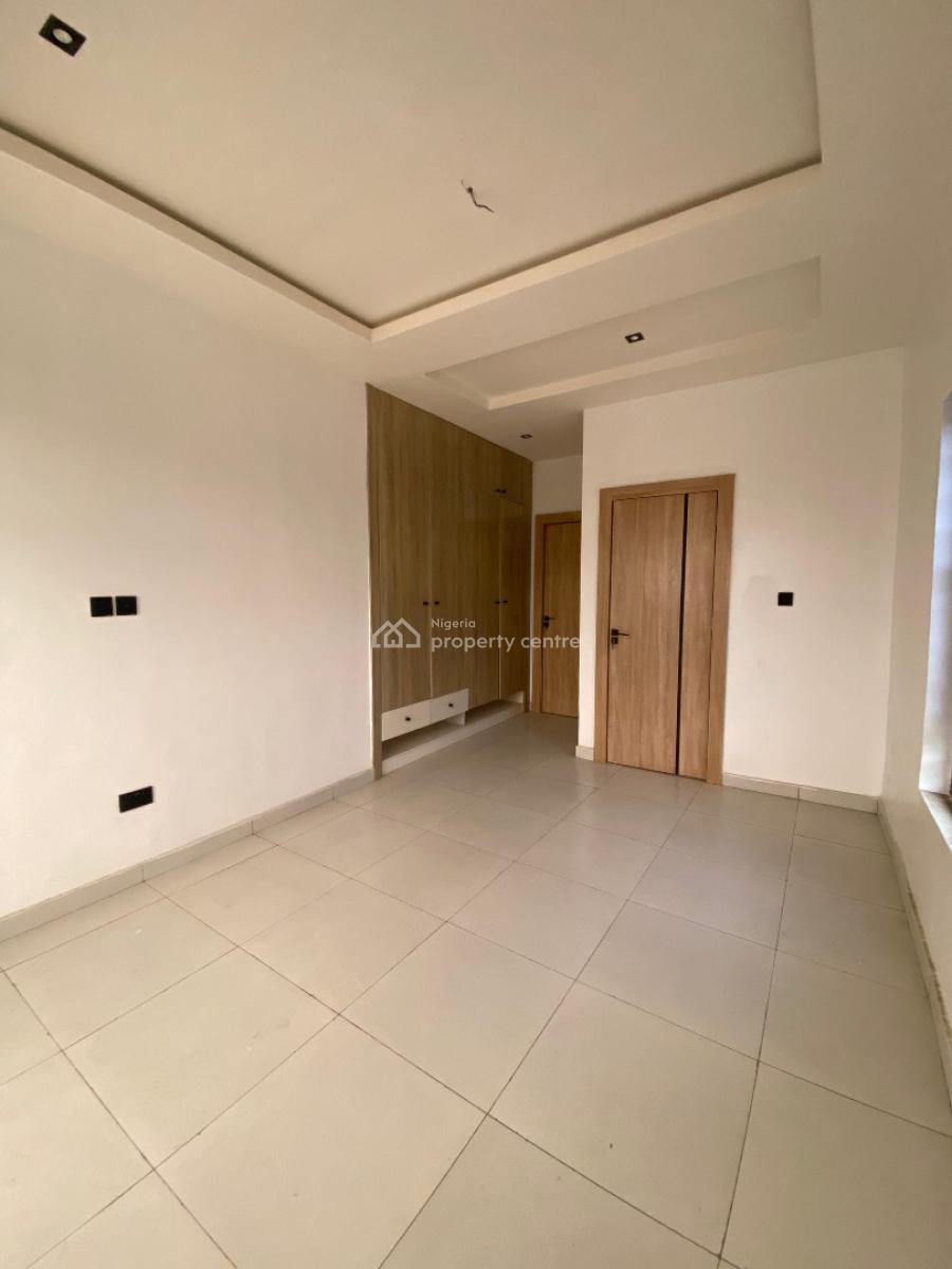 2 Bedroom Flat Apartment, Ologolo, Lekki, Lagos, Flat / Apartment for Sale
