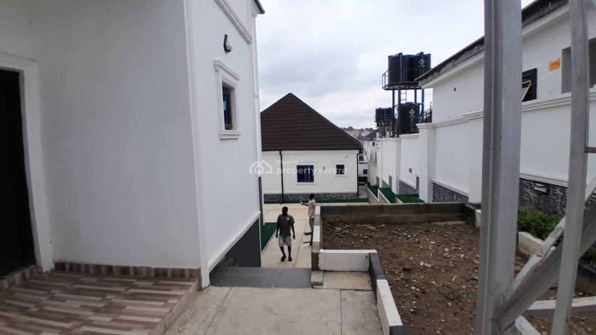 6 Bedrooms Detached Duplex with Guest Chalet, Naf Valley Estate, Asokoro District, Abuja, Detached Duplex for Sale
