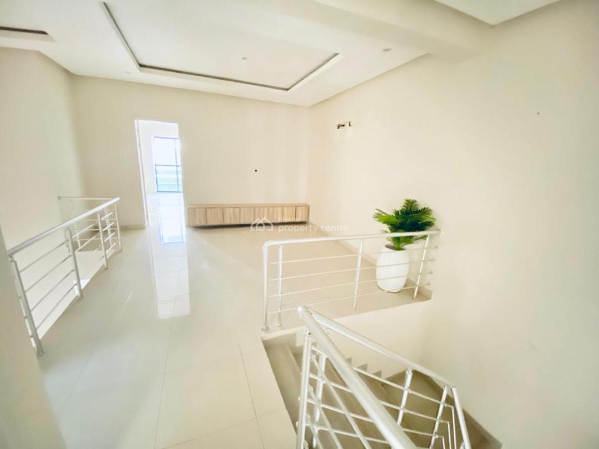 Serviced 4-bedroom Terrace House with 24 Hours Electricity, Swimming Pool, Ologolo, Lekki, Lagos, Terraced Duplex for Rent