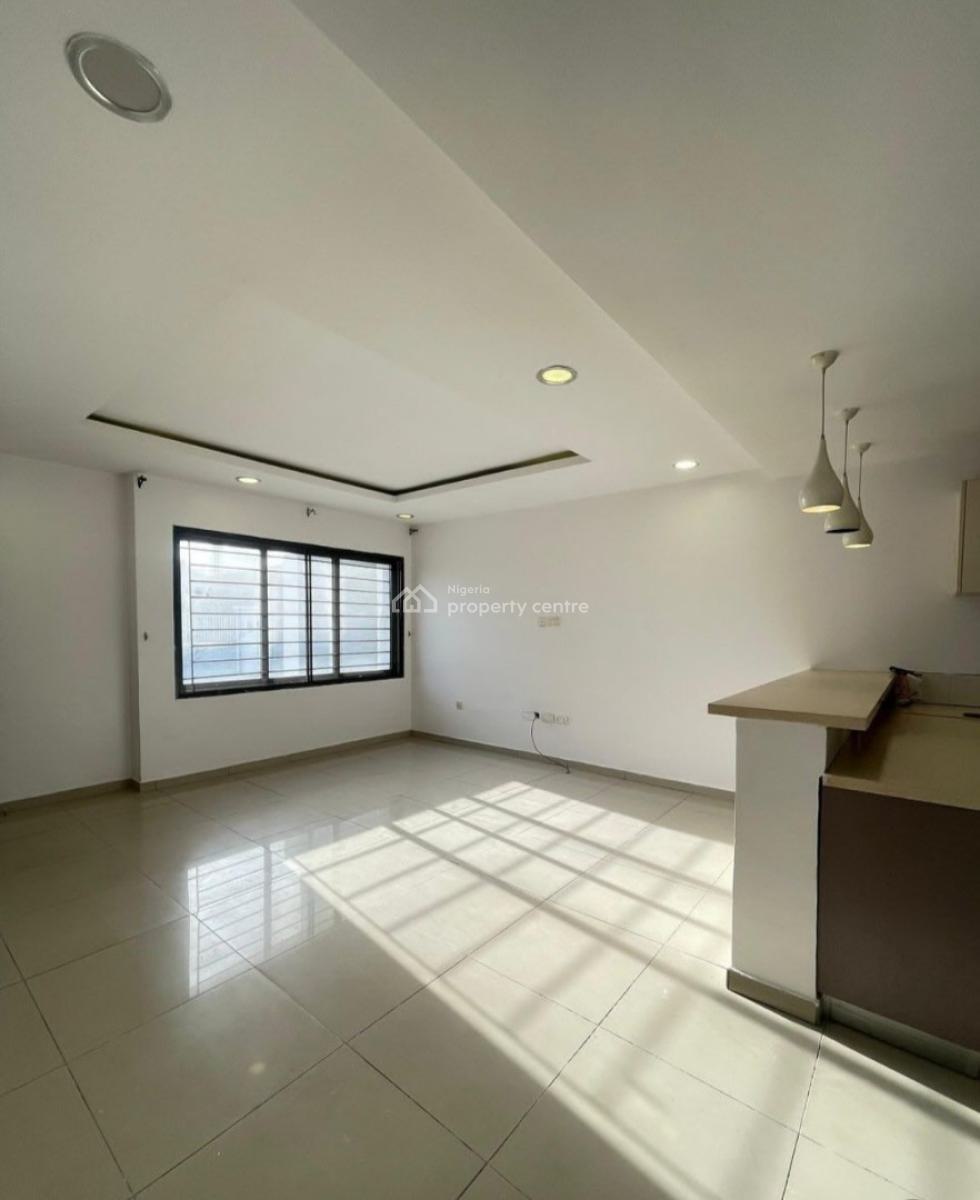Serviced 2 Bedroom En-suite Flat with Open Plan Fitted Kitchen, Cooker, Before Chevron Drive, Osapa, Lekki, Lagos, Flat / Apartment for Rent