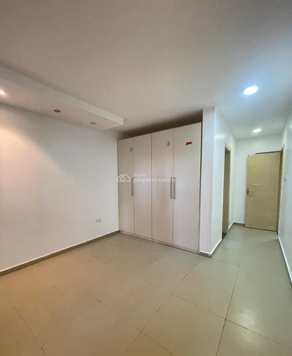 Serviced 2 Bedroom En-suite Flat with Open Plan Fitted Kitchen, Cooker, Before Chevron Drive, Osapa, Lekki, Lagos, Flat / Apartment for Rent