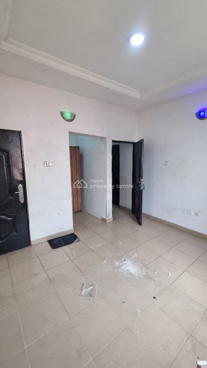 3 Bedroom Apartment in a Gated Compound, Sangotedo, Ajah, Lagos, Flat / Apartment for Rent