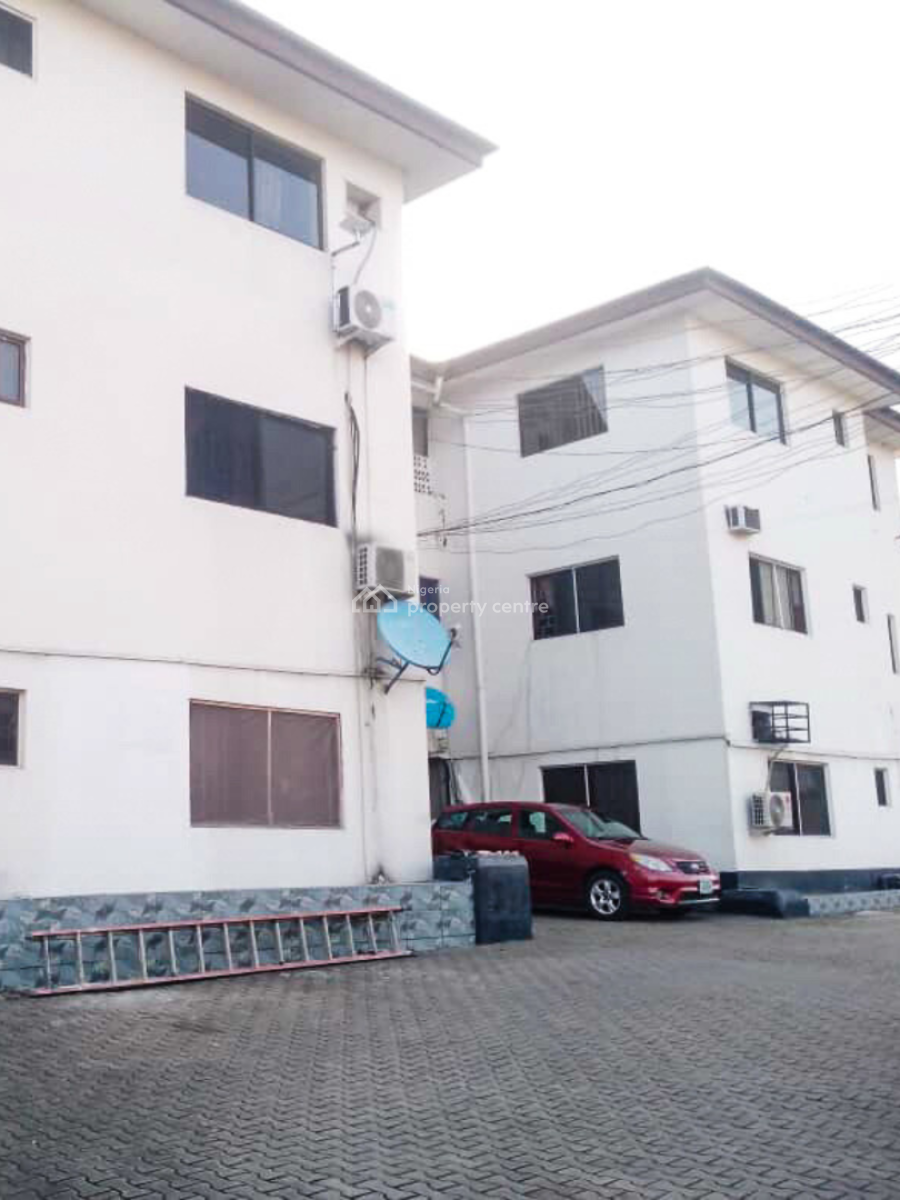 Standard 3 Bedroom Apartment in a Secure Vicinity with Regular Light, Gra Phase 3, Port Harcourt, Rivers, Flat / Apartment for Rent
