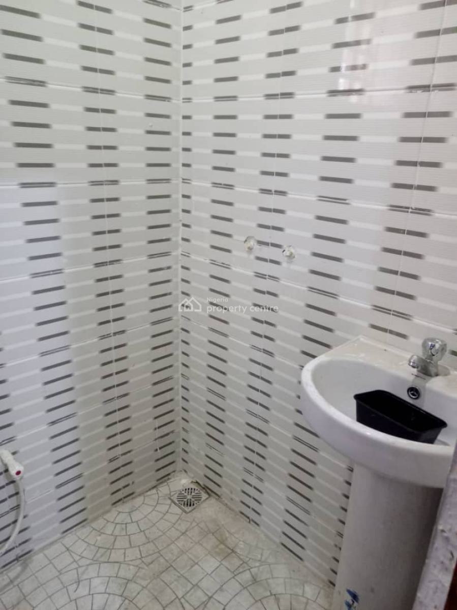 Standard 2 Bedroom Apartment  in an Estate, Lakowe, Ibeju Lekki, Lagos, Flat / Apartment for Rent