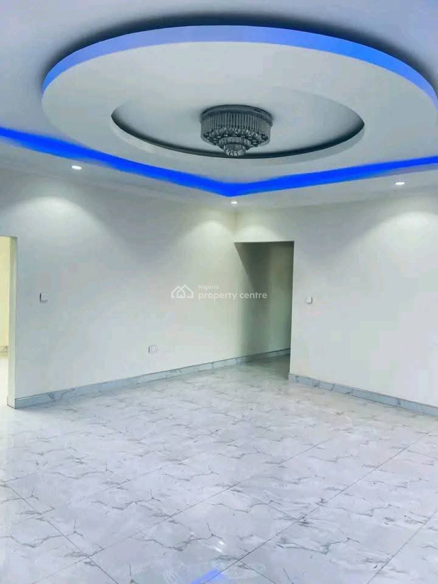 2 Bedroom Flat, Omole Phase 1, Ikeja, Lagos, Block of Flats for Sale