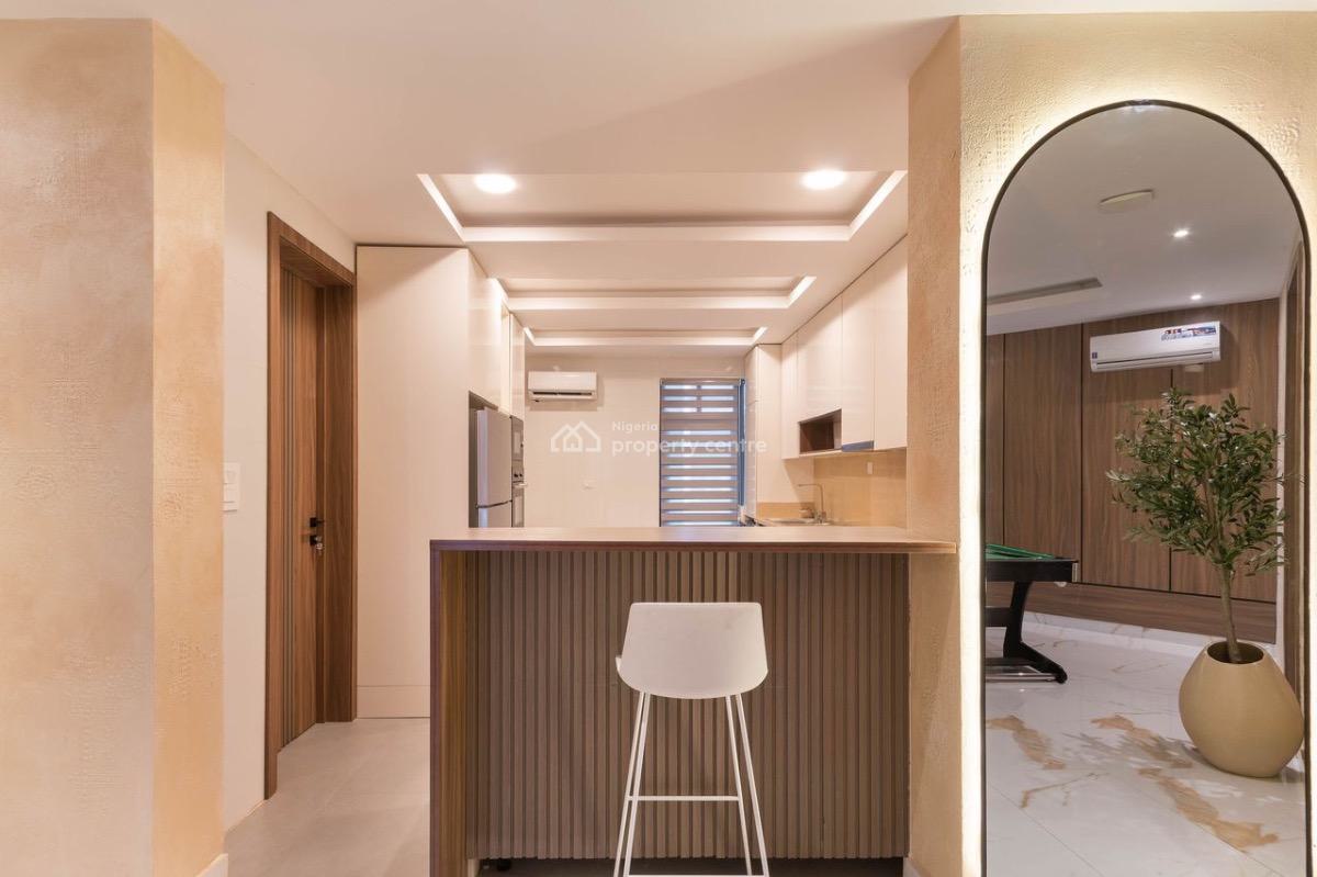 Cozy 2 Bedroom Apartment, Freedom Way., Lekki Phase 1, Lekki, Lagos, Flat / Apartment Short Let