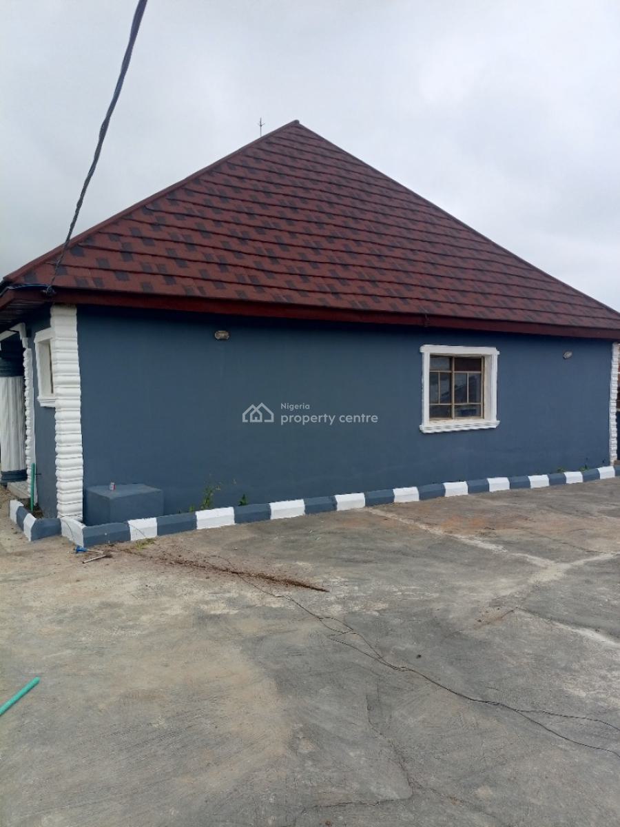 3 Bedroom Bungalow Self Compound with Full Pop, Oluwabamise, Iyana Agbala, Alakia, Ibadan, Oyo, Detached Bungalow for Rent